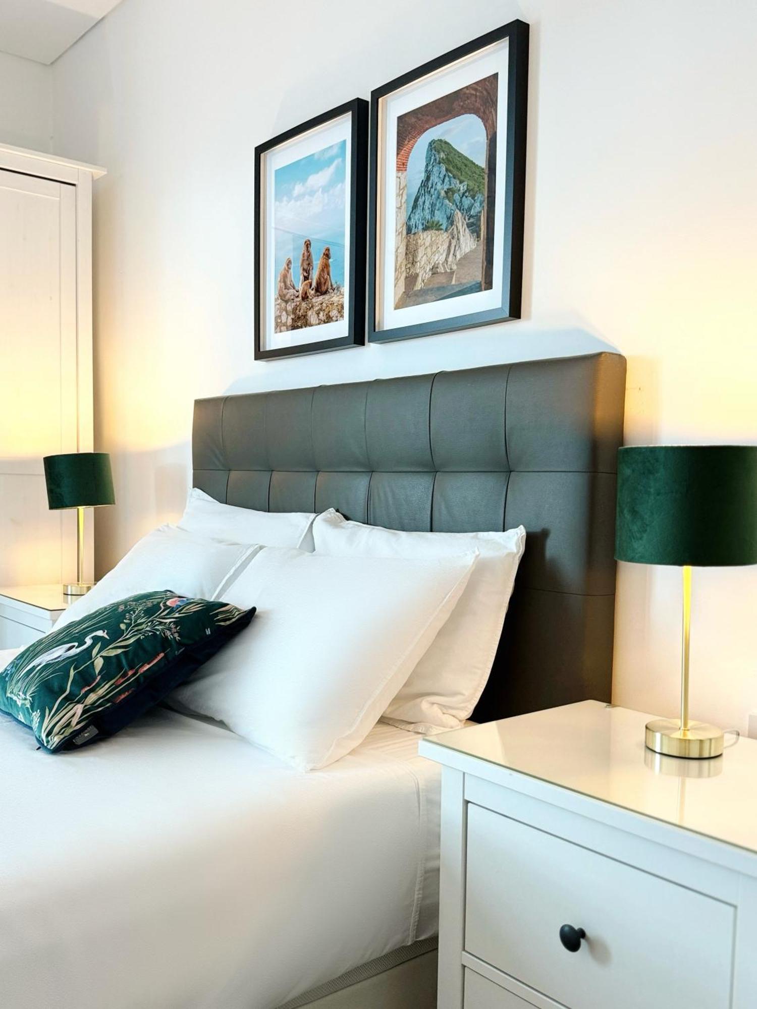 Modern City Centre Two Bedroom Windsor Apartment - Grand Central House غيبرالتار المظهر الخارجي الصورة